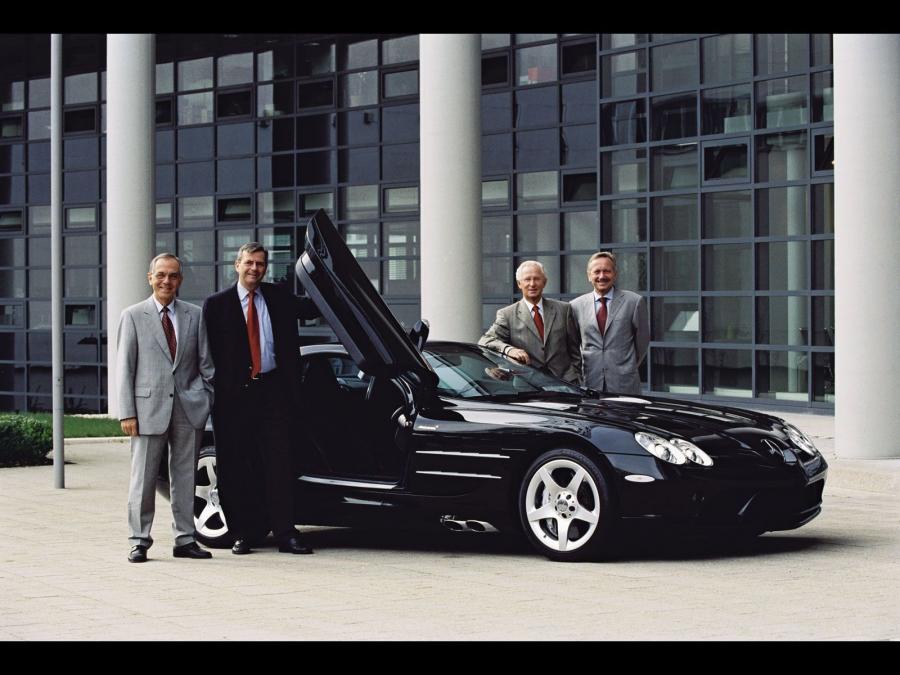  Mercedes-Benz SLR McLaren 2004 года  (фото 25 из 175)